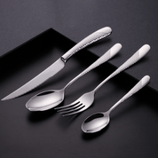4-częściowy zestaw sztućców ze stali nierdzewnej z młotkowaną rękojeścią