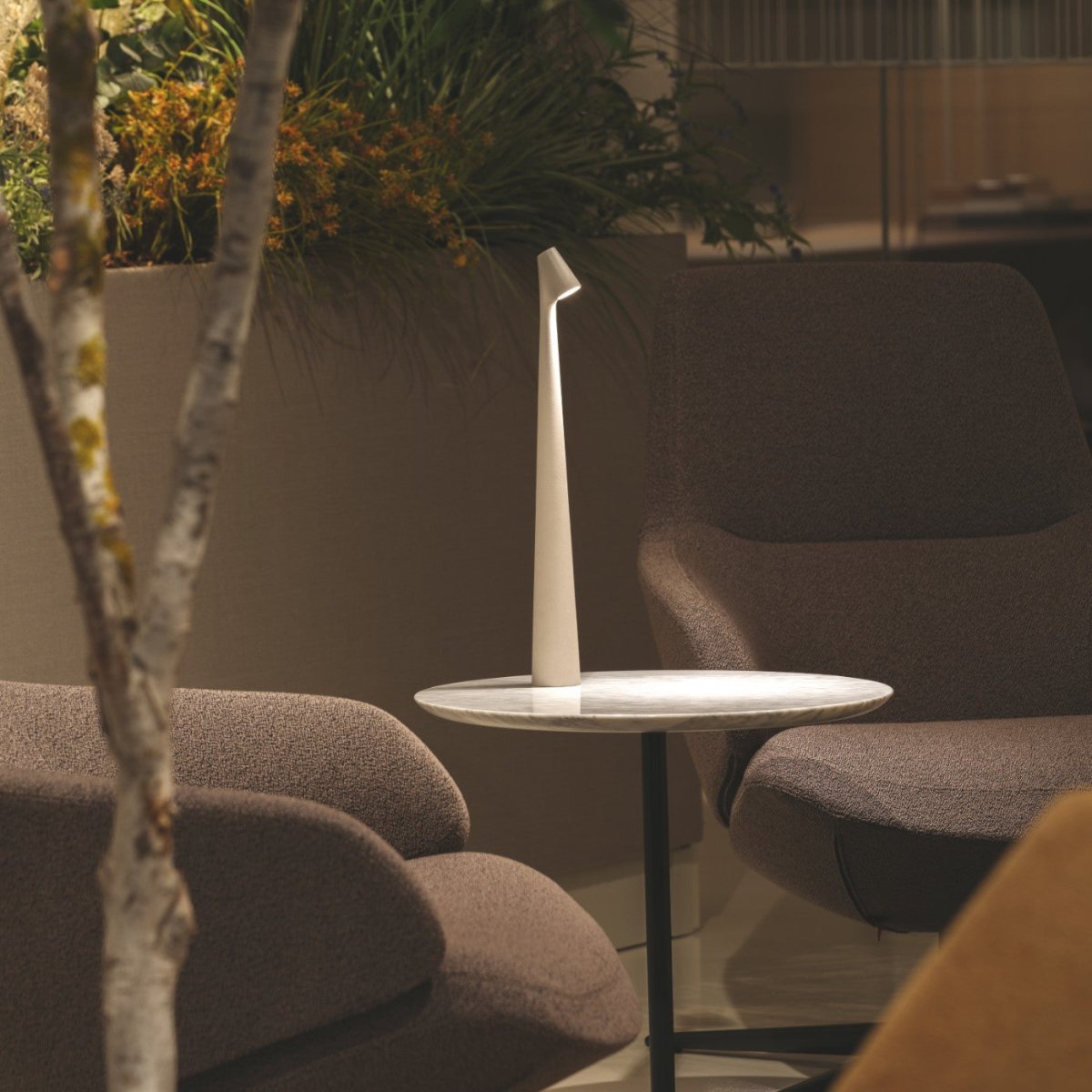 Bezprzewodowa Lampa Stołowa LED – Minimalistyczna Konstrukcja z Aluminium