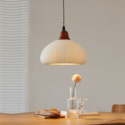Biała Ceramiczna Lampa Wisząca w Stylu Vintage