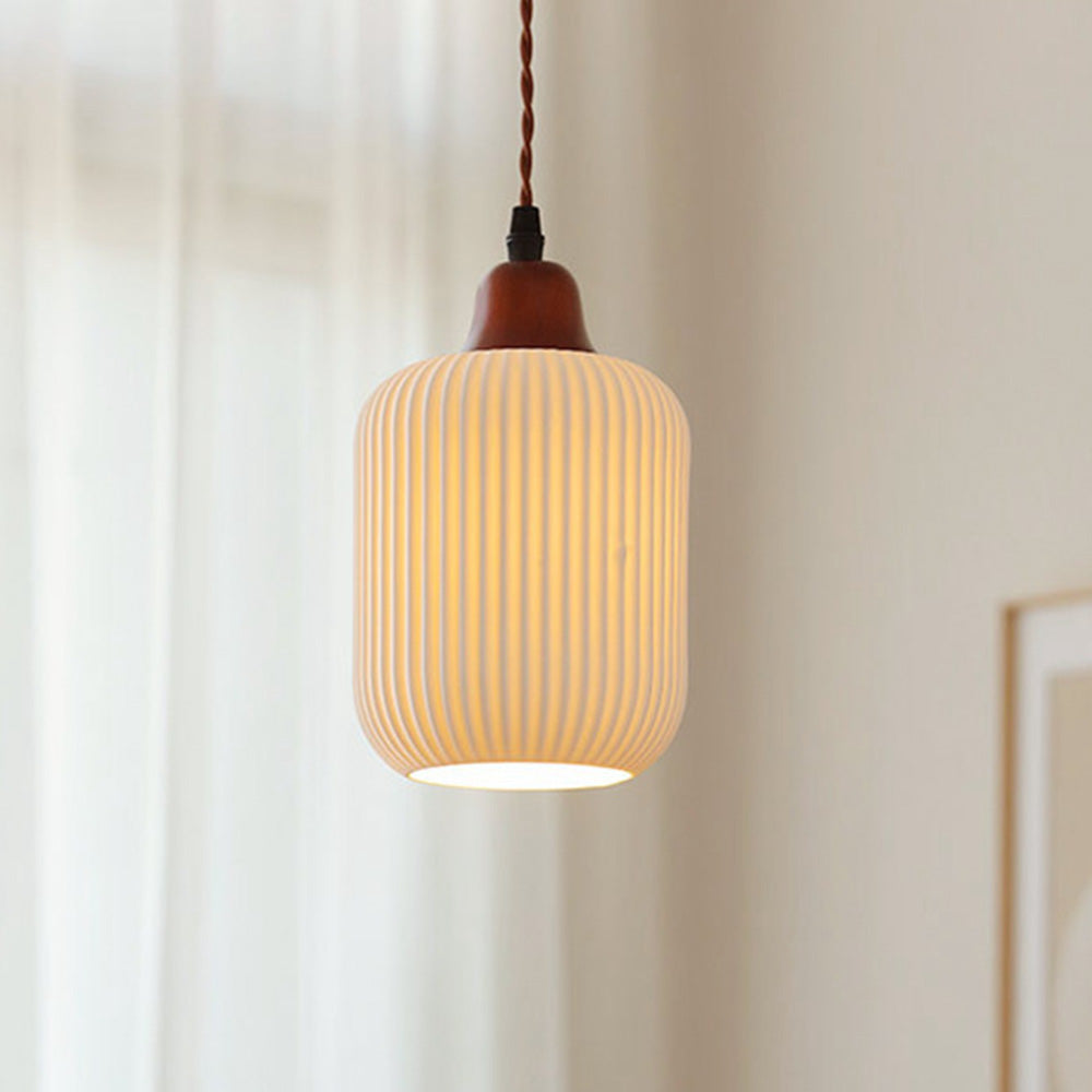 Biała Ceramiczna Lampa Wisząca w Stylu Vintage