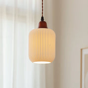Biała Ceramiczna Lampa Wisząca w Stylu Vintage