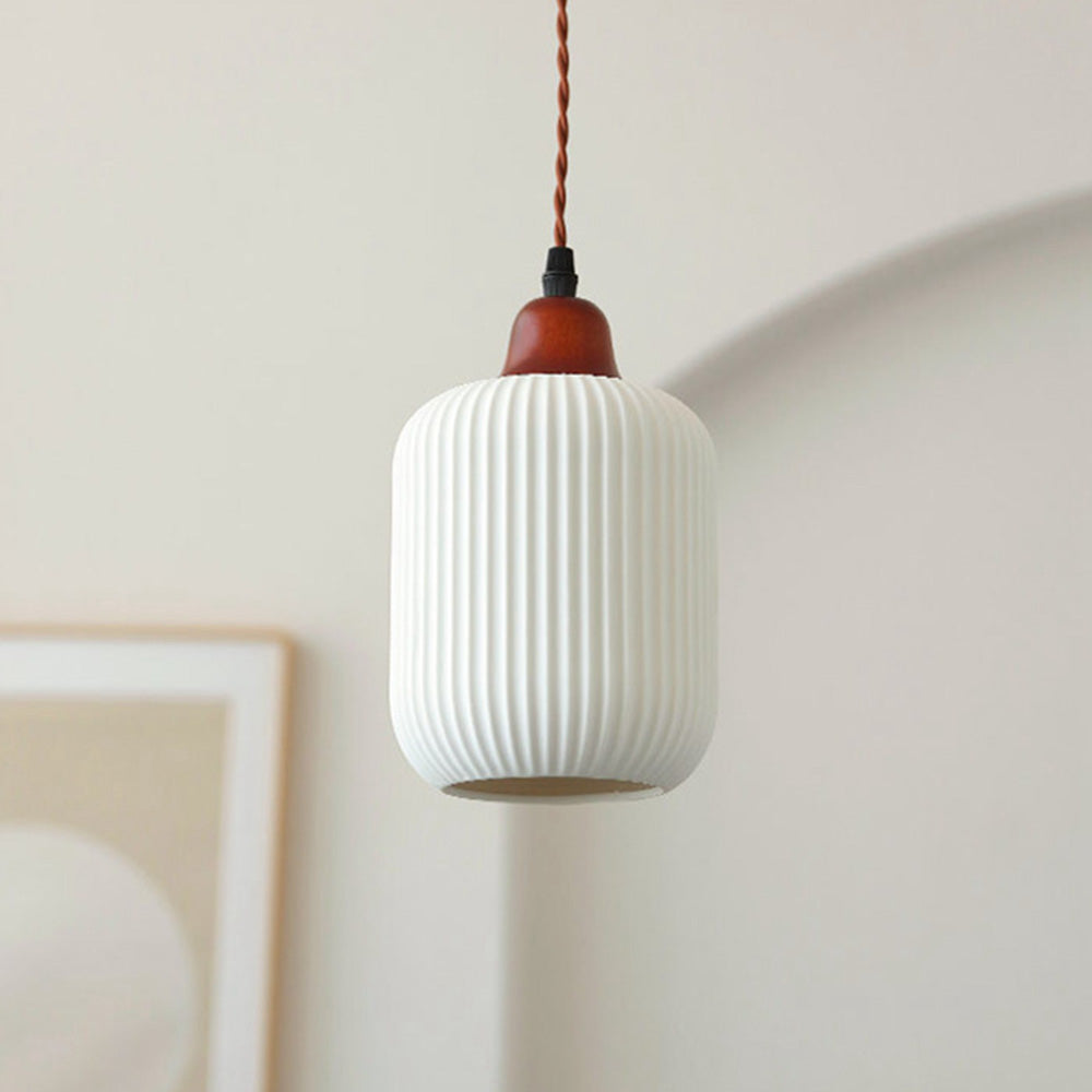 Biała Ceramiczna Lampa Wisząca w Stylu Vintage
