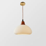 Biała Ceramiczna Lampa Wisząca w Stylu Vintage