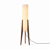 Lampa Podłogowa Japandi – Wykończenie Orzech Włoski, Drewniany Abażur