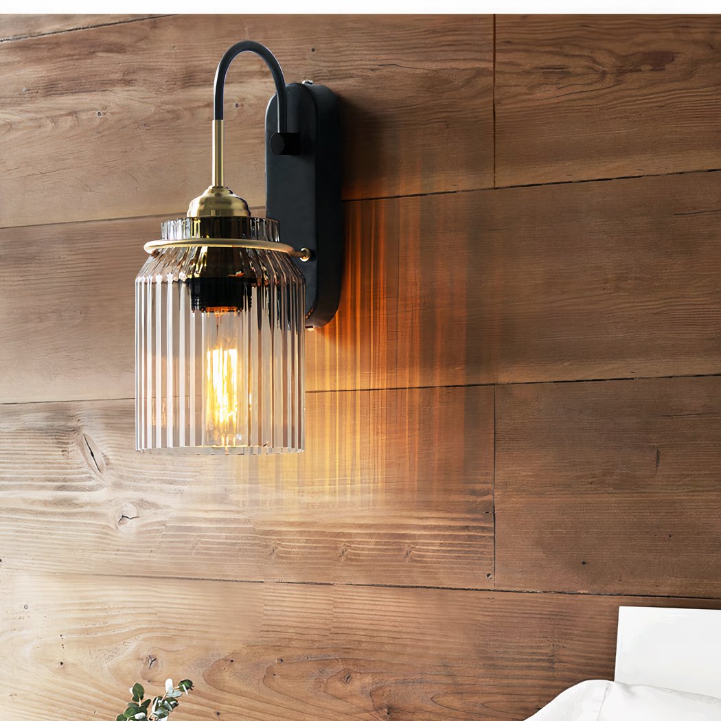 Kinkiet_Industrialny_z_Przezroczystym_Kloszem_Szklanym_i_Czarnym_Uchwytem_Metalowym_Lampa_cienna_w_Stylu_Loft_do_Salonu_Sypialni_i_Przedpokoju1.jpg