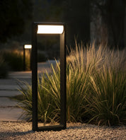 Lampa Zewnętrzna LED – Regulowana Konstrukcja IP65