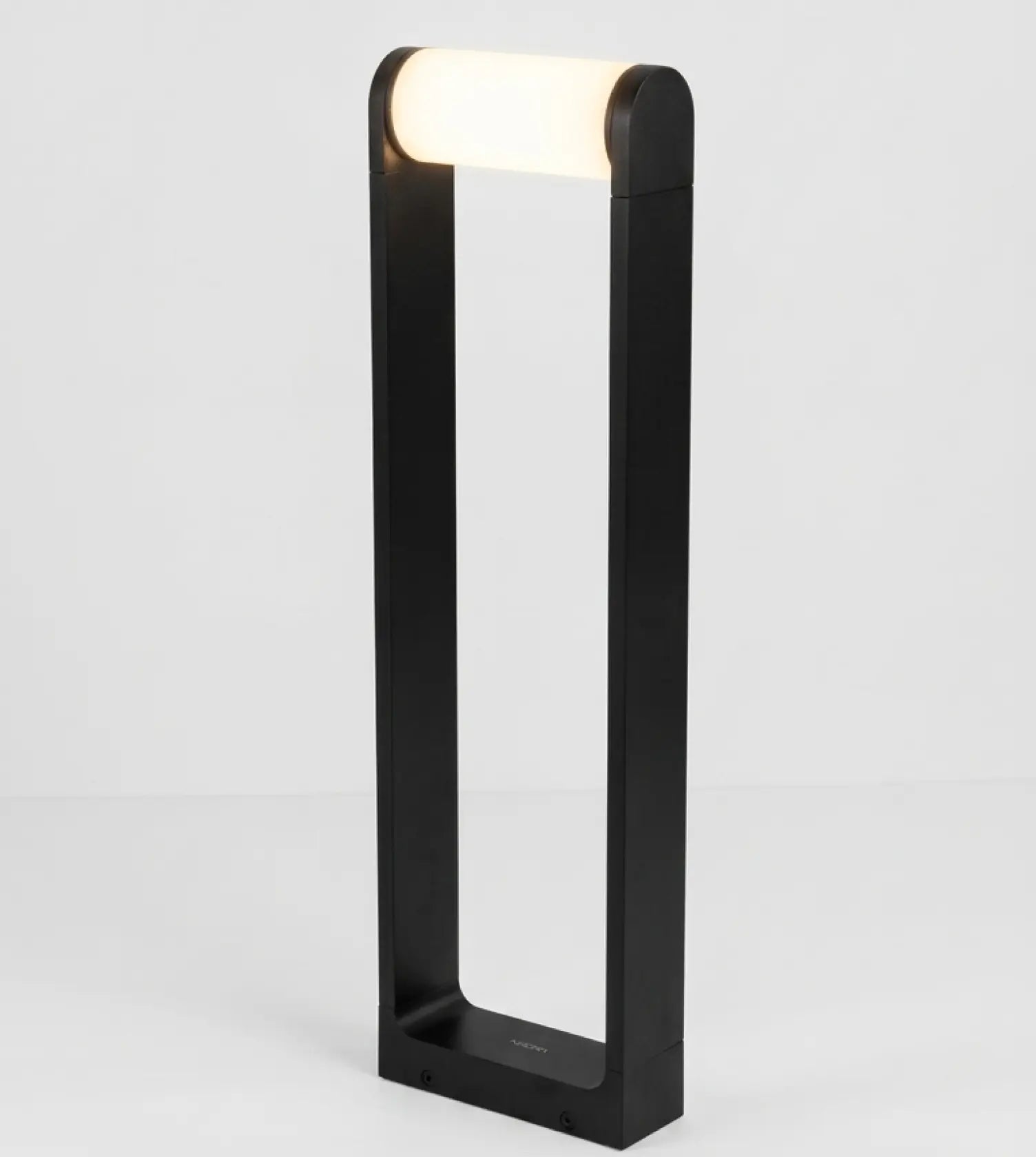 Lampa Zewnętrzna LED – Regulowana Konstrukcja IP65