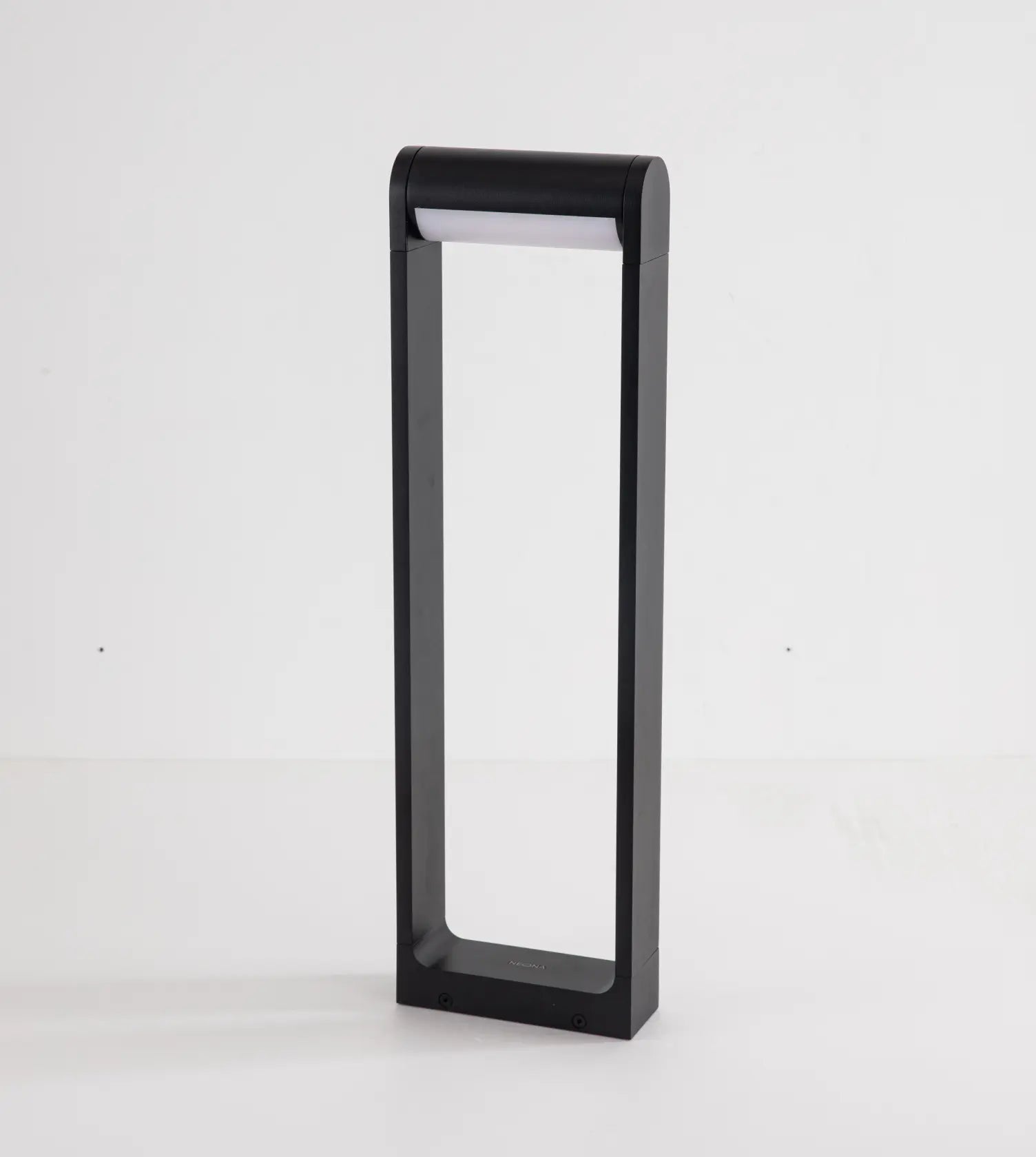 Lampa Zewnętrzna LED – Regulowana Konstrukcja IP65
