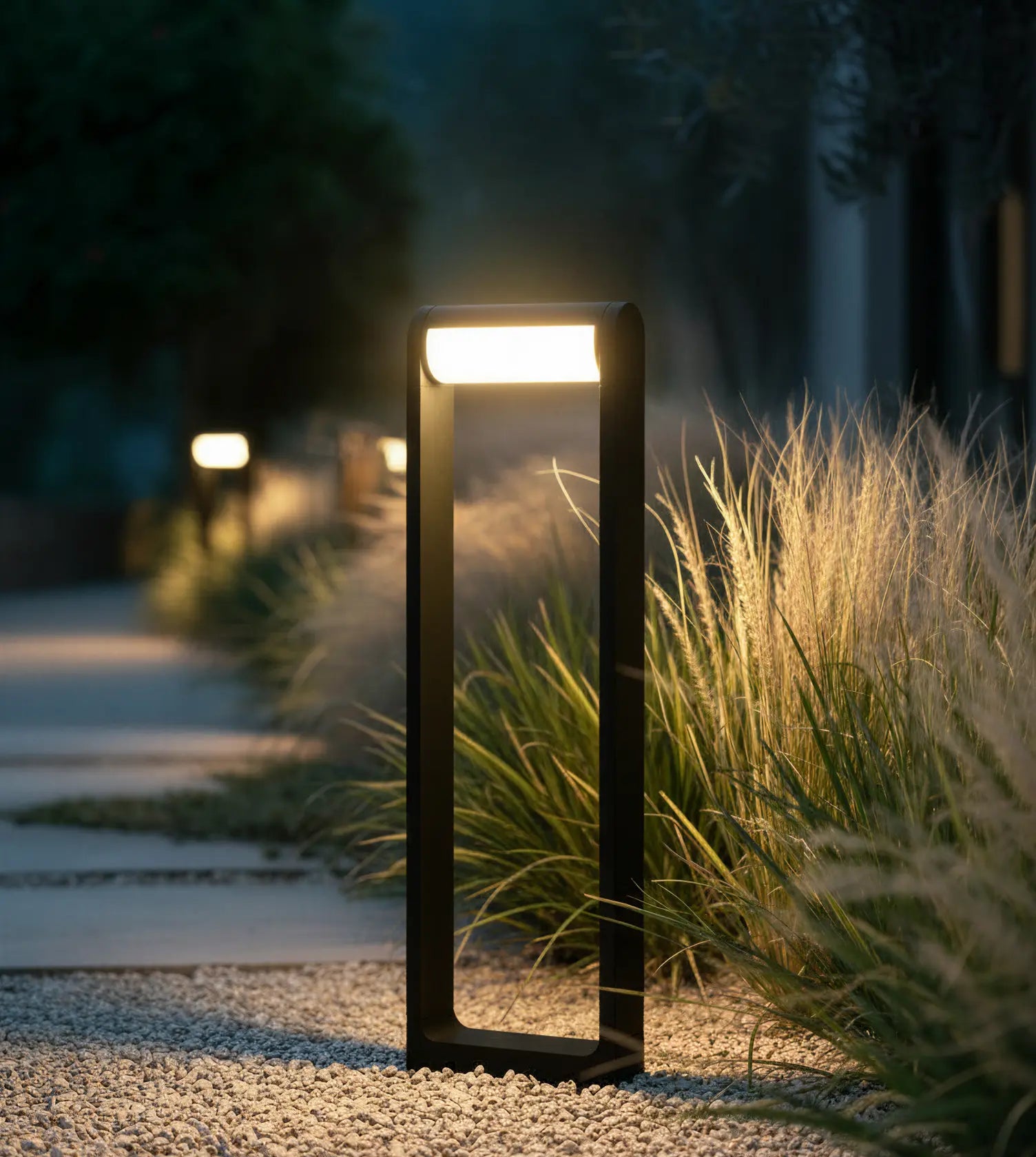 Lampa Zewnętrzna LED – Regulowana Konstrukcja IP65