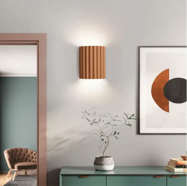 Kinkiet_z_ywicy_Lampa_do_Salonu6.png
