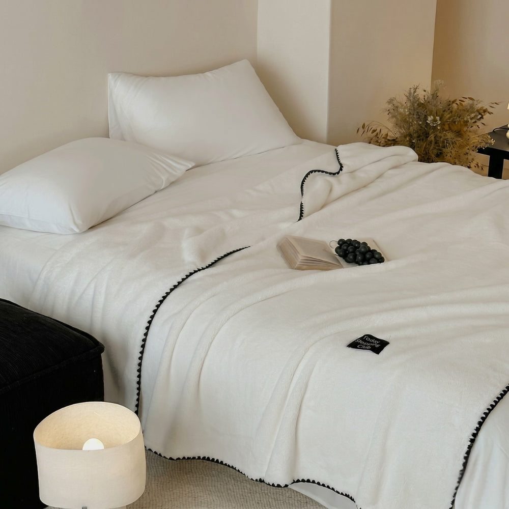 Bouclé Winter Blanket – Light & Warm, 4 Colours, 4 Sizes