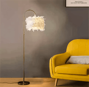 Lampa Podłogowa z Piórami – Elegancka Lampa Stojąca w Złotym Kolorze 161 cm