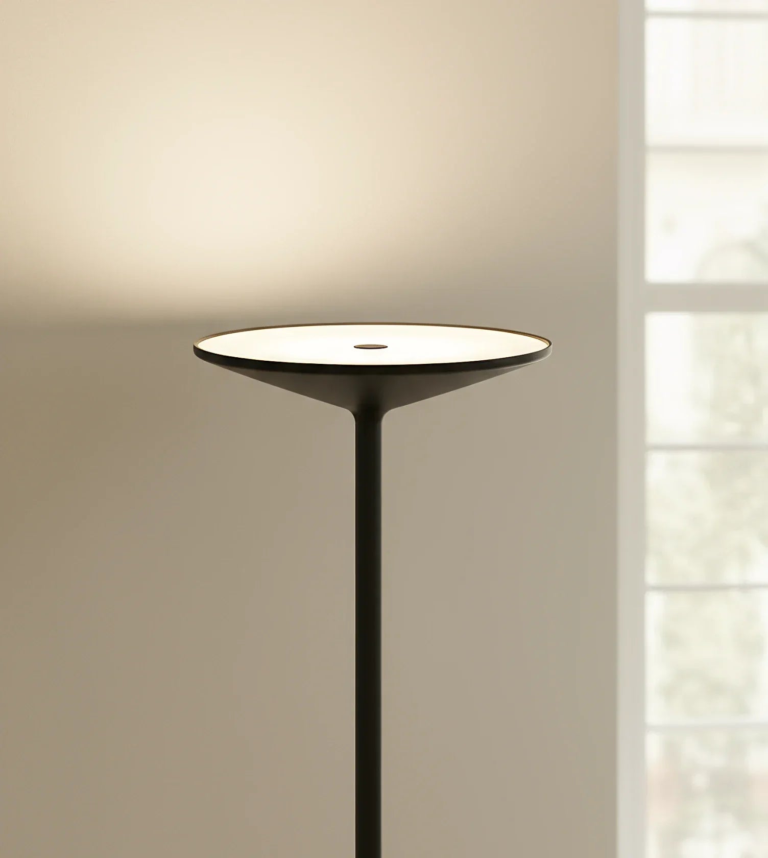 Lampa Podłogowa LED Cylindryczna – Regulowane Światło, Ściemnialna