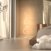 Lampa Podłogowa LED Skręcona – Czarna, Ściemnialna