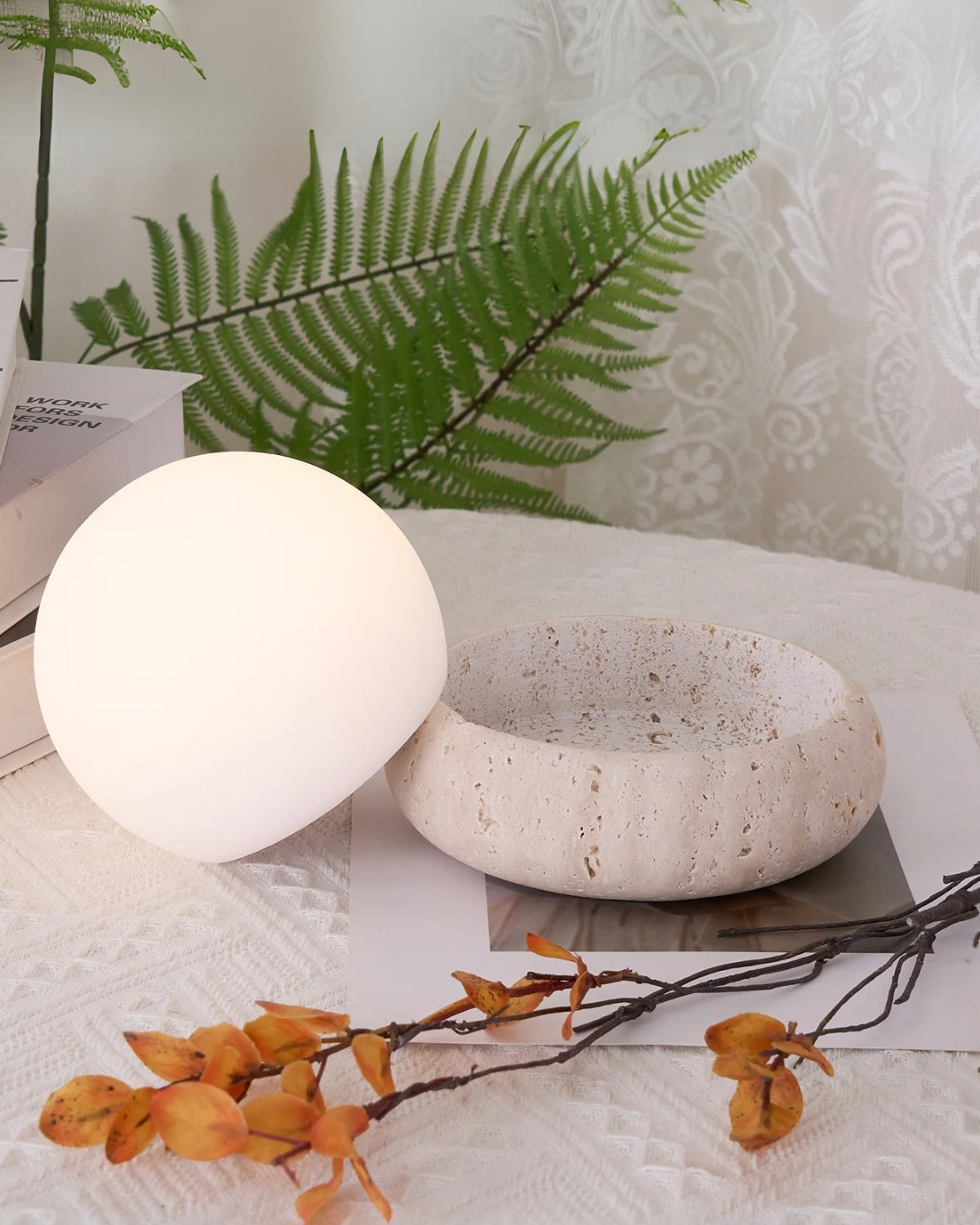 Lampa Stołowa z Kulistą Kamienną Podstawą