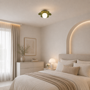 Lampa Sufitowa Kwiat – Dekoracyjny Plafon z Matową Kulą do Sypialni i Salonu