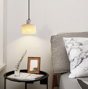 Lampa Wisząca z Alabastru – Cylindryczny Design z Naturalnego Kamienia