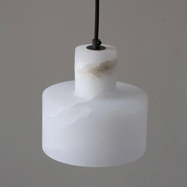 Lampa Wisząca z Alabastru – Cylindryczny Design z Naturalnego Kamienia