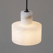 Lampa Wisząca z Alabastru – Cylindryczny Design z Naturalnego Kamienia
