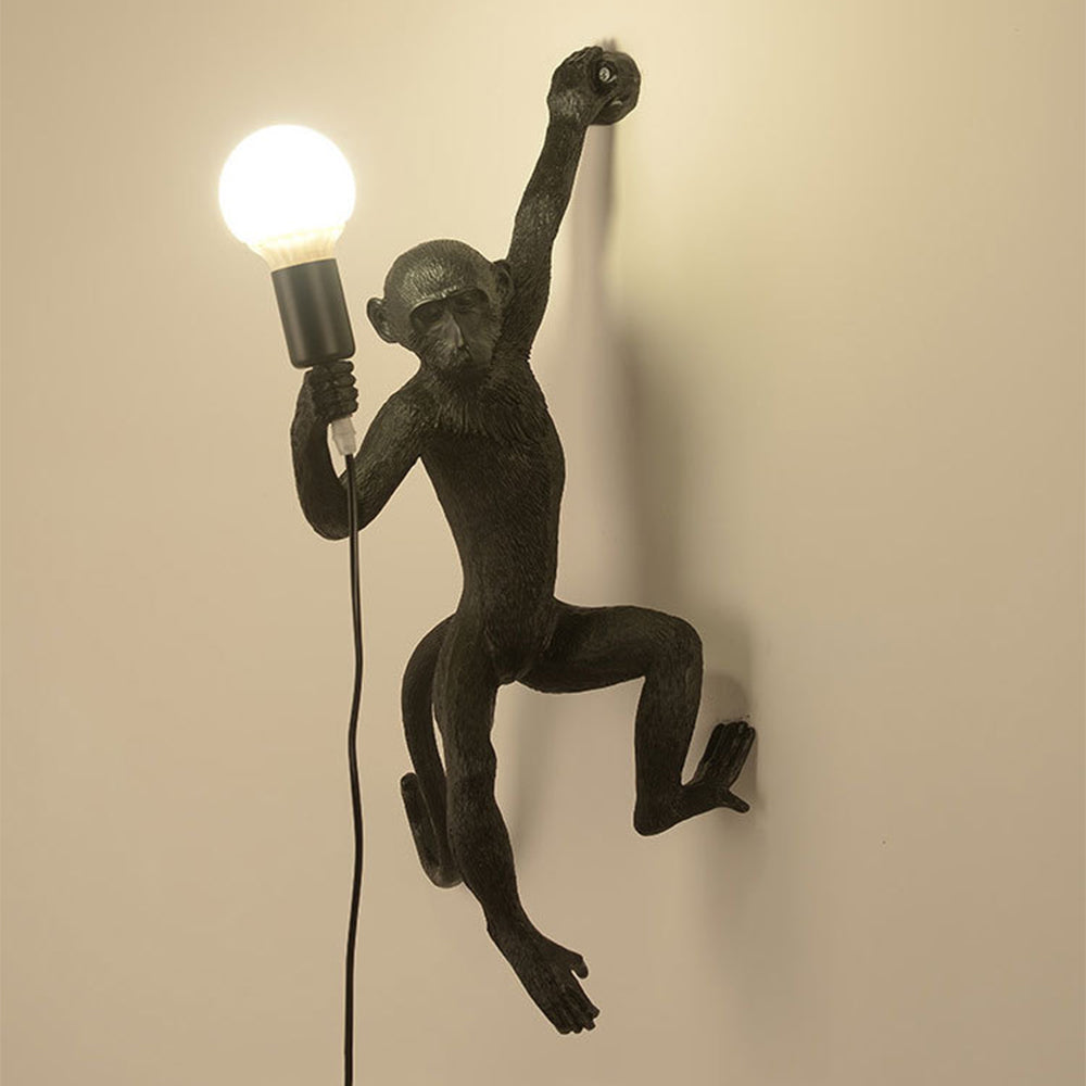 Lampa ścienna w Kształcie Wiszącej Małpki