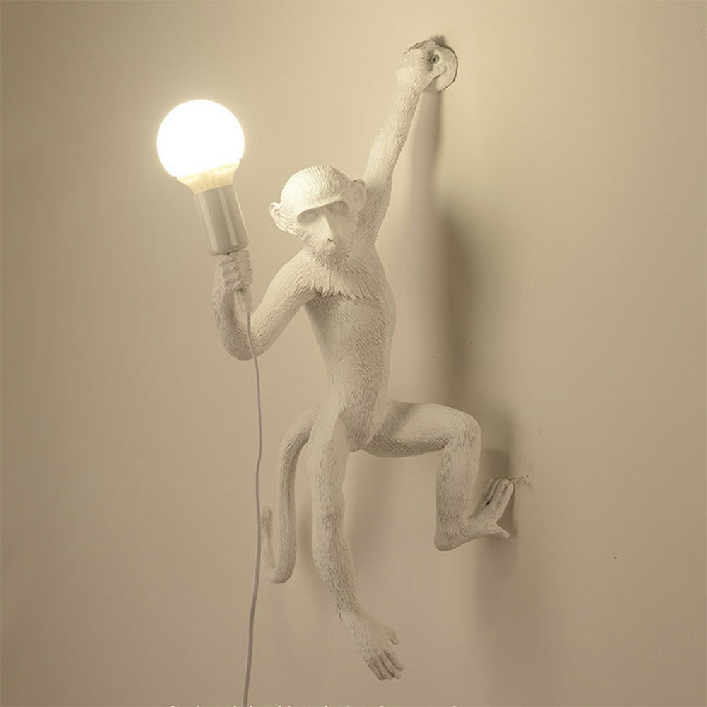 Lampa ścienna w Kształcie Wiszącej Małpki