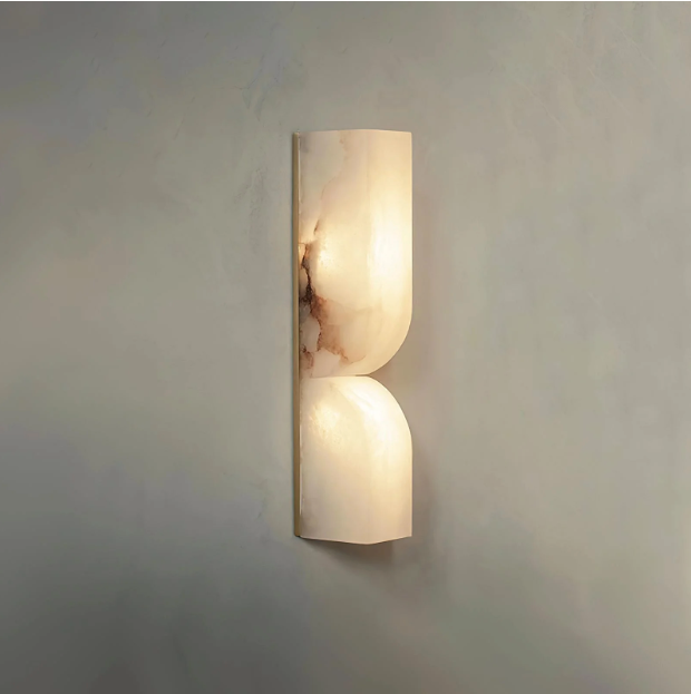 Lampa Ścienna z Alabastru – Naturalny Kamień i Miękkie Światło