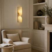 Lampa Ścienna z Alabastru – Naturalny Kamień i Miękkie Światło