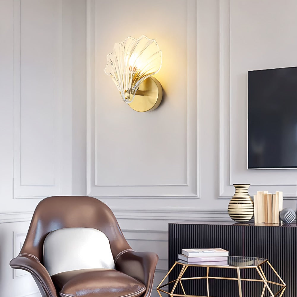Lampa Ścienna z Ryflowanym Szkłem – Elegancka Forma i Ciepłe Światło