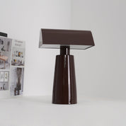 Lampa stołowa LED ze stali lakierowanej z portem USB i sterowaniem dotykowym