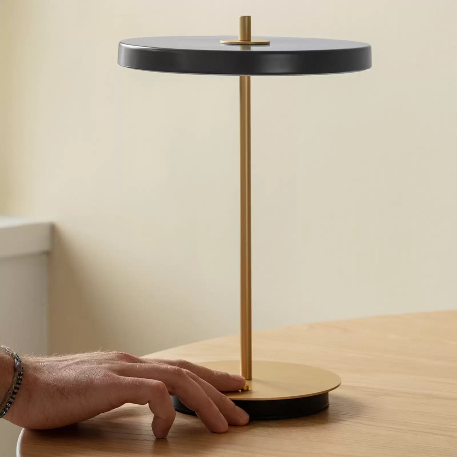 Lampka na Biurko LED | Salon