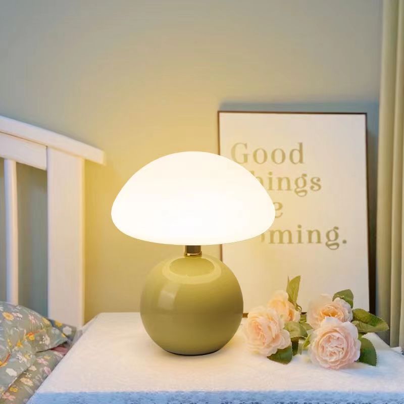 Lampka na Biurko z Podstawą Kulistą | lampy do sypialni