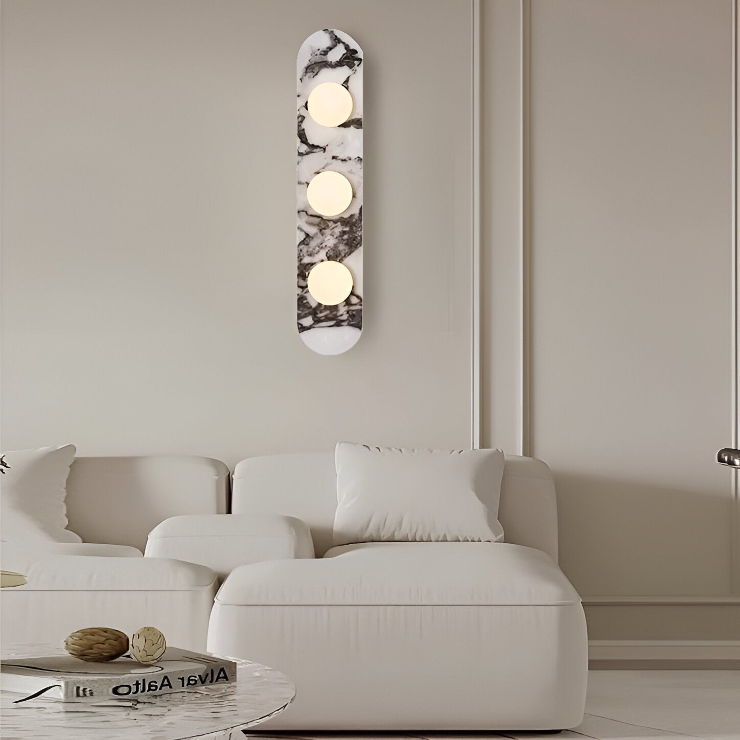 Marmurowa Lampa Ścienna – Minimalistyczna Forma z Okrągłymi Punktami Świetlnymi