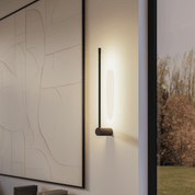Minimalistyczna Lampa LED – Ciepłe Światło i Smukła Forma