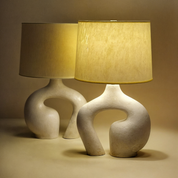Minimalistyczna lampa dekoracyjna z żywicy