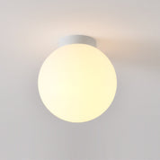 Nordycka Okrągła Lampa Sufitowa z Mlecznym Kloszem