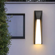 Nowoczesna Pionowa Zewnętrzna Lampa Ścienna do Wejścia i na Taras