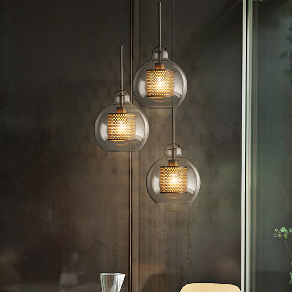 Nowoczesna Szklana Lampa Wisząca z Metalowym Wykończeniem