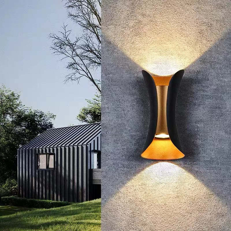 Nowoczesna Zewnętrzna Lampa Ścienna z Metalu i Akrylu