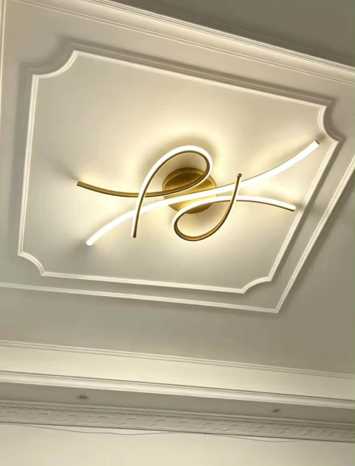 Nowoczesny Plafon LED z Geometryczną Formą
