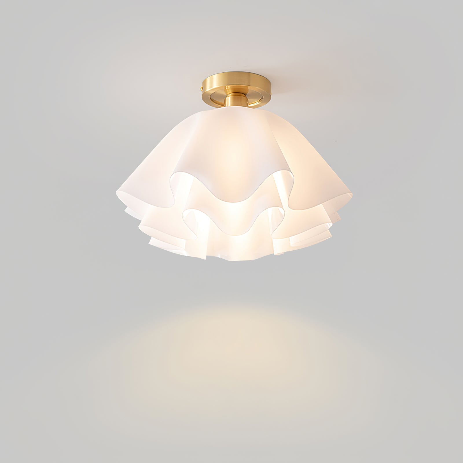 Ceiling Light with Wavy Shade – White and Gold, E27