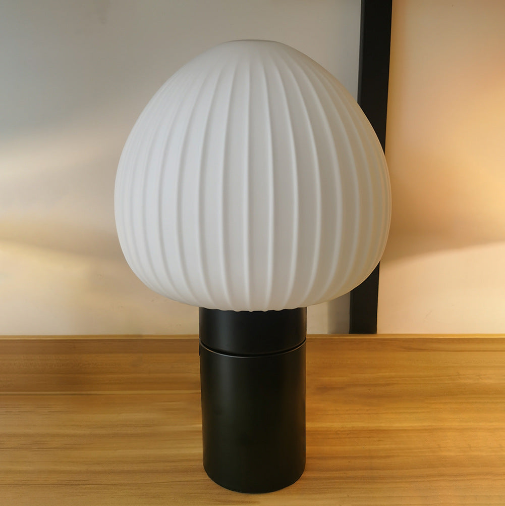 Prosta Szklana Lampa Stołowa do Sypialni | Styl Nordycki