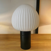 Prosta Szklana Lampa Stołowa do Sypialni | Styl Nordycki