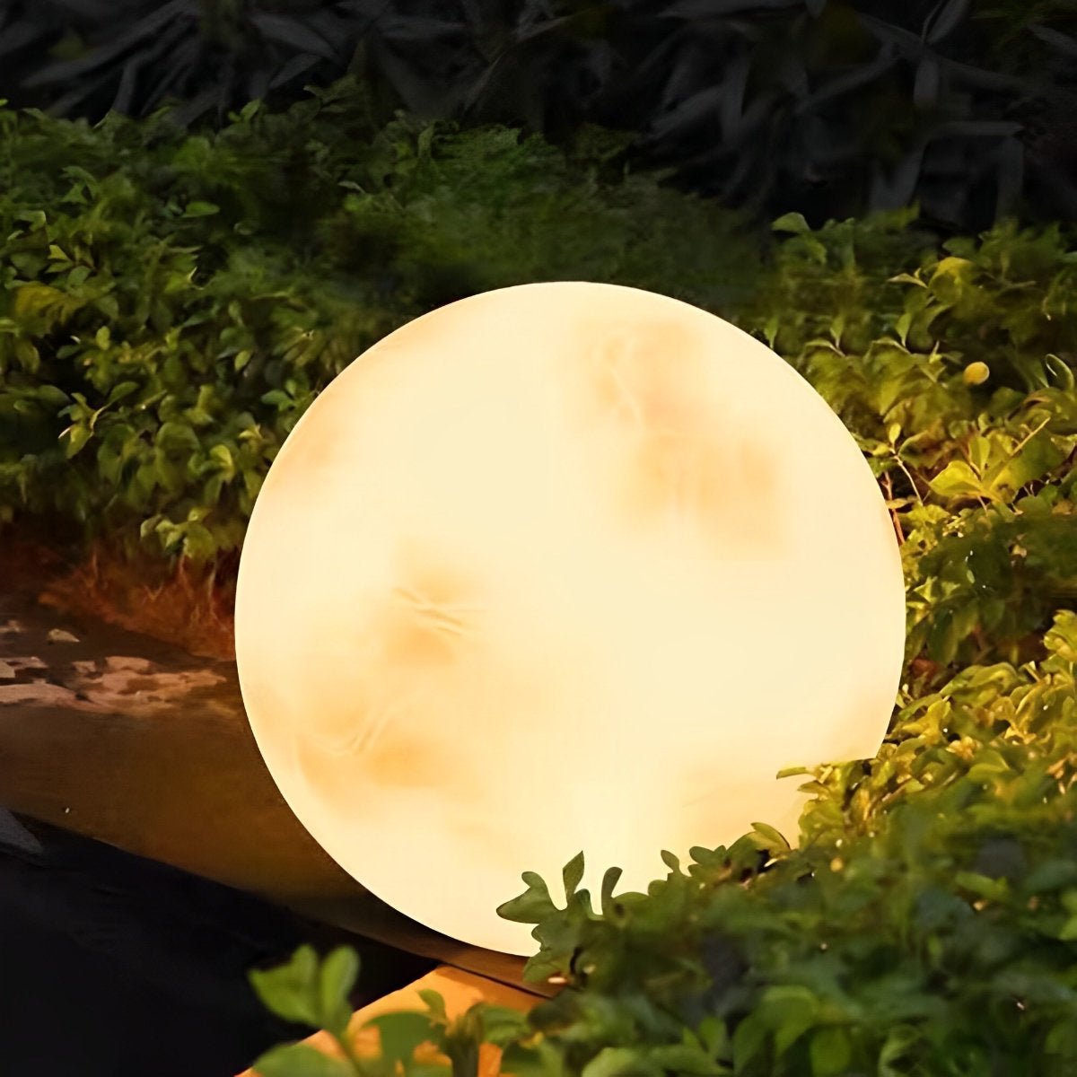 Solarne Lampy Ogrodowe LED w Kształcie Kuli