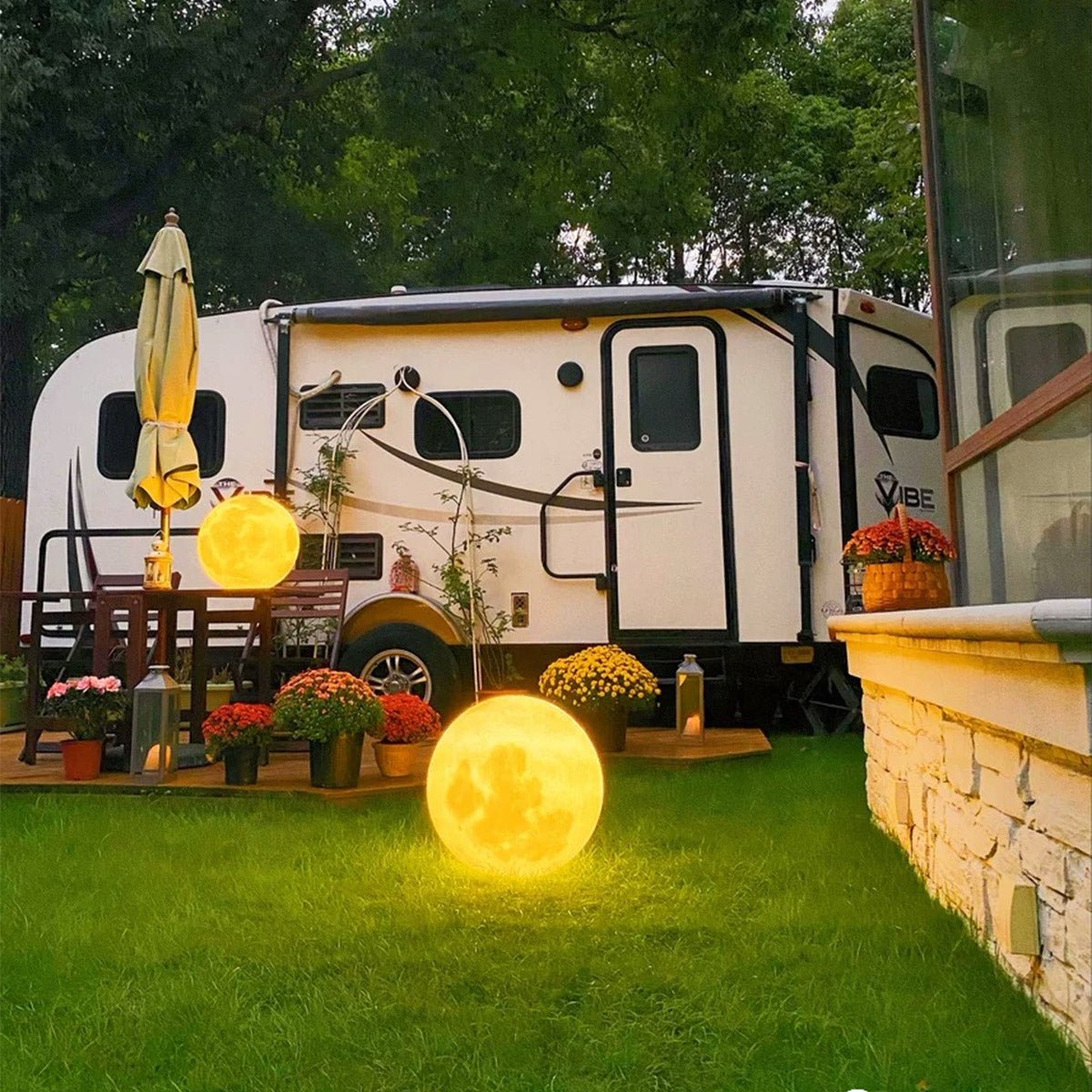 Solarne Lampy Ogrodowe LED w Kształcie Kuli