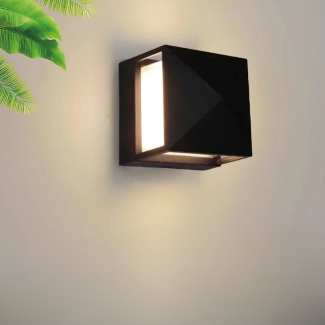 Wodoodporna Zewnętrzna Lampa Ścienna LED z Czujnikiem Ruchu | IP65