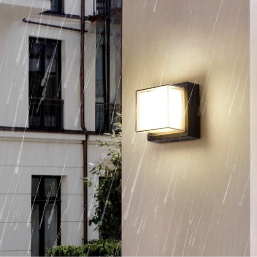 Wodoodporna Zewnętrzna Lampa Ścienna LED z Czujnikiem Ruchu | IP65