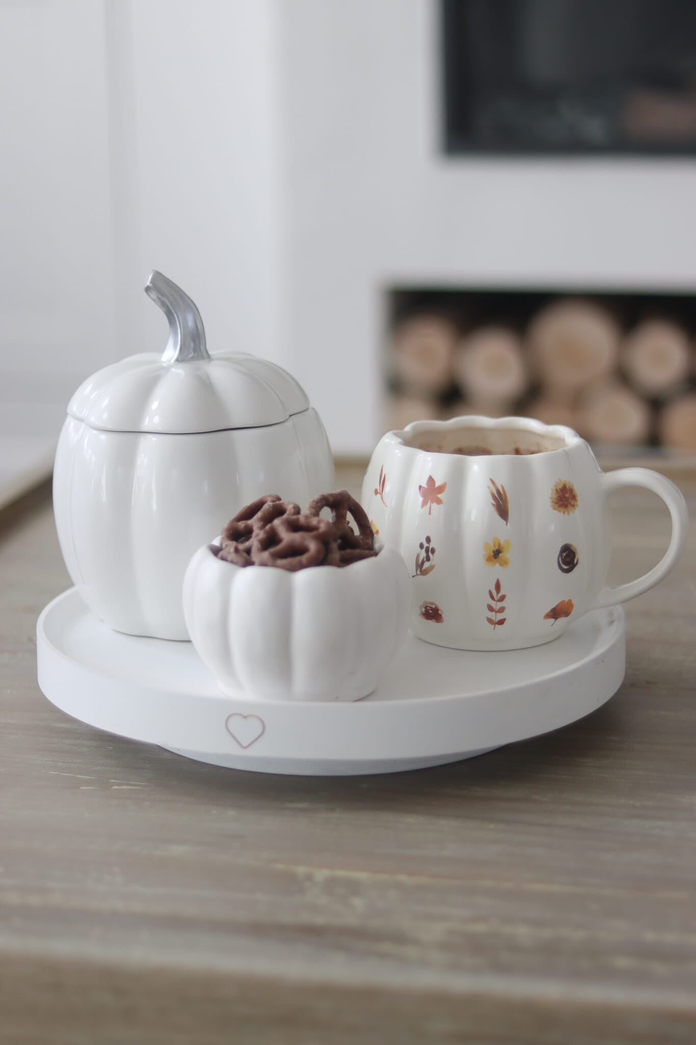 Zestaw ceramicznych pojemników w kształcie dyni