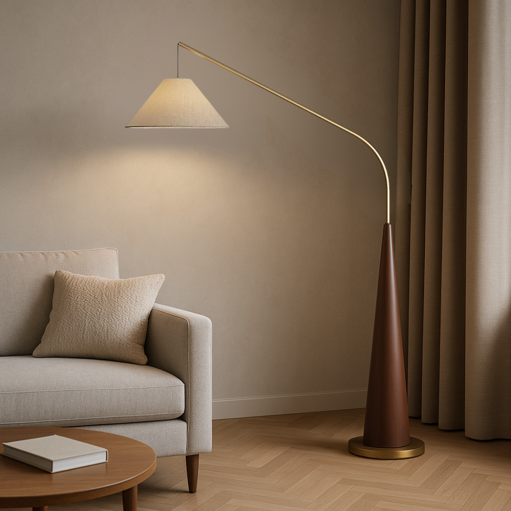 Lampa Podłogowa Łukowa – Drewniana Podstawa w Kolorze Orzecha, Jasny Abażur