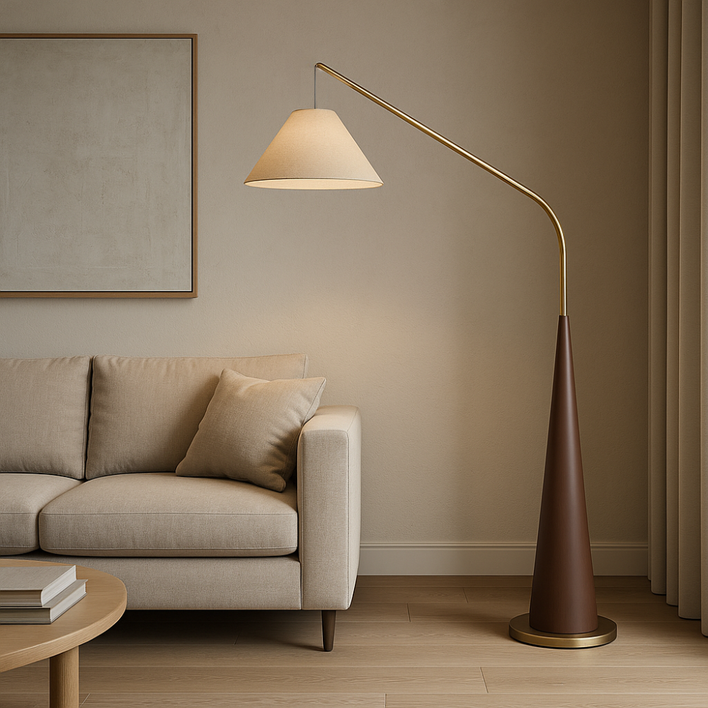 Lampa Podłogowa Łukowa – Drewniana Podstawa w Kolorze Orzecha, Jasny Abażur
